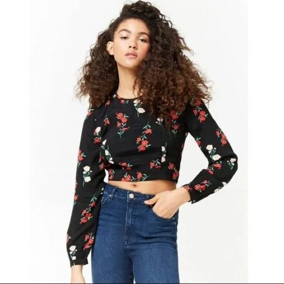 Forever 21 Tops Forever Floral Tie Back Long Sleeve Crop Top